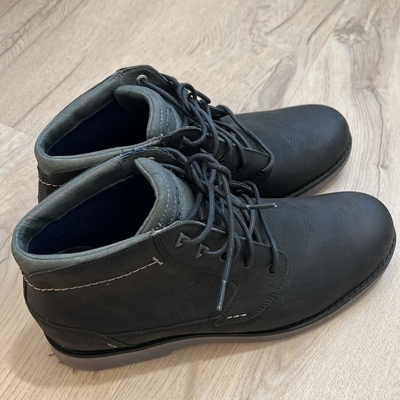 Teva Men’s Boot - Like New - Picture 3 of 7